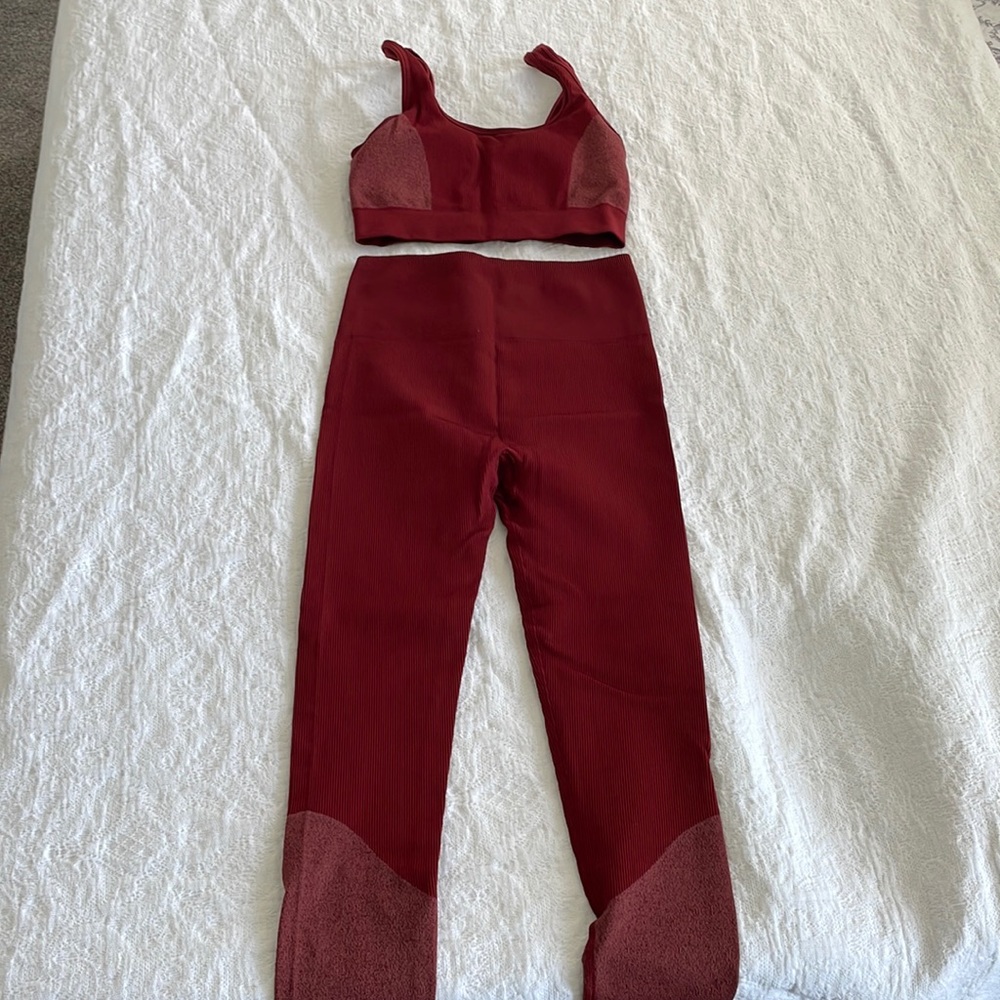 Fabeltics workout set. Size small. Lightly used (2 times).